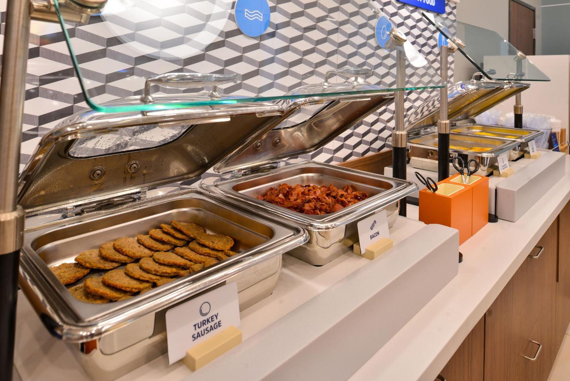 Holiday Inn Express & Suites Terrace By Ihg מראה חיצוני תמונה
