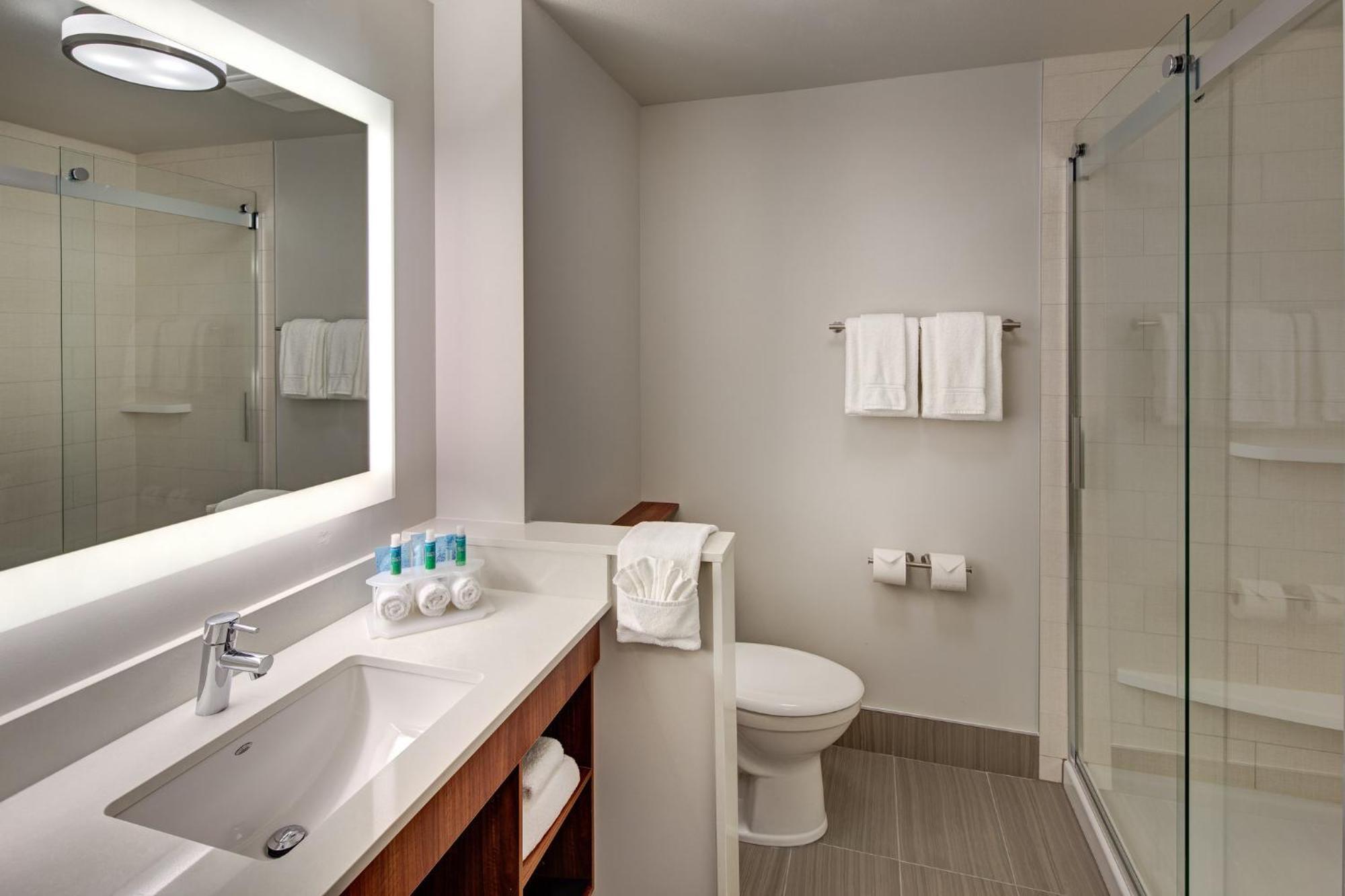Holiday Inn Express & Suites Terrace By Ihg מראה חיצוני תמונה