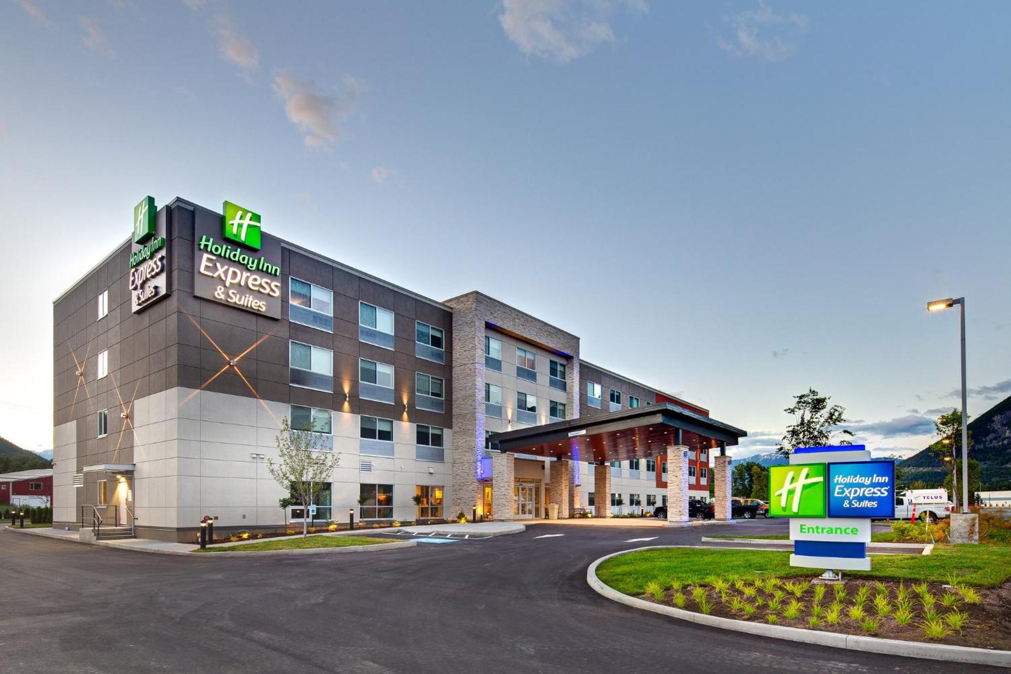 Holiday Inn Express & Suites Terrace By Ihg מראה חיצוני תמונה
